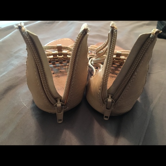 Cute Sandals - Picture 5 of 6